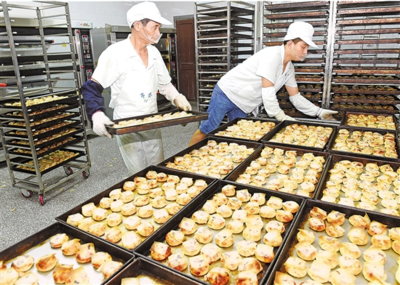 老字號(hào)月餅觸網(wǎng)煥新機(jī) 匠心手作與互聯(lián)網(wǎng)銷售的完美融合