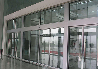 無框玻璃門 安裝指南、價格解析及其與塑膠零配件的關(guān)聯(lián)